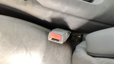 1999 Chevy Suburban Driver Left Front Seat Belt Buckle Receiver Oem Gray 132