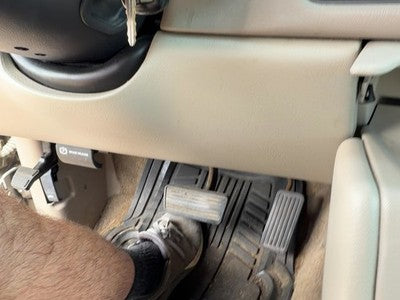 00-02 Chevy Suburban Lower Dash Under Column Knee Bolster Trim Panel Oem Tan 52I