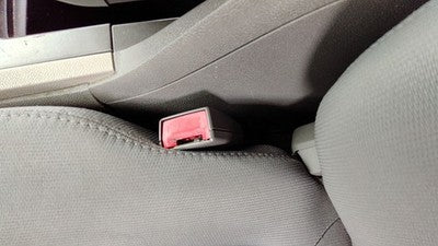 2010-2012 Chevy Traverse Driver Left Front Seat Belt Buckle Receiver Oem Gray