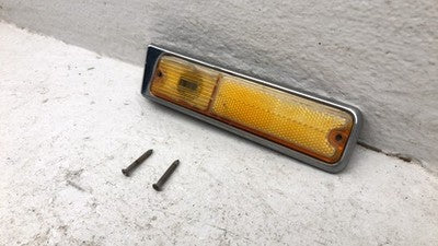 84-91 Grand Wagoneer Driver Left "Front Turn Signal" Light Lamp Fender Mounted
