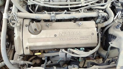 2000-2001 Nissan Maxima Front Valve Cover Oem 3.0L 132642Y01B