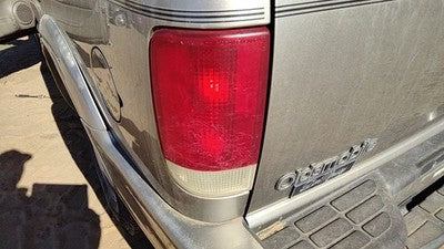 1996-2001 Olds Bravada Driver Left Tail Light Brake Lamp Oem Rear 19179358