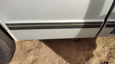 1989 Chevy S10 Pickup Passenger Right Rear Moulding On Front Of Box Oem