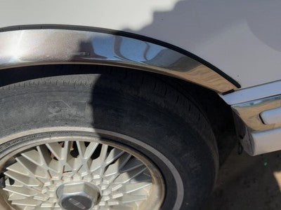 94 Town Car Passenger Right Front Wheel Flare Moulding Oem Fender White Wt