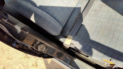 1997 Suzuki Sidekick Passenger Right Front Seat Belt Retractor Shoulder Gray Gri