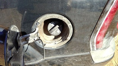2002-2003 Chevy Trail Blazer Fuel Filler Neck Assembly With Gas Cap Oem 88983256