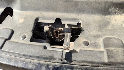 1997-2004 Ford F150 Hood Latch Assembly With Bracket Oem