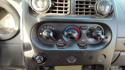 03-04 Nissan Xterra Temperature Control Module In Dash Heater Ac Head Unit Xe