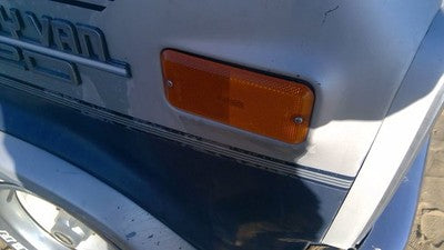 1989 Chevy G20 Van Passenger Right Front Turn Signal Light Lamp Fender Mounted