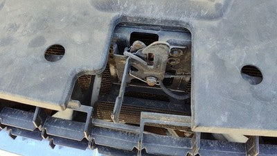 2007-2009 Chevy Silverado 2500 Hood Latch Assembly With Bracket Oem