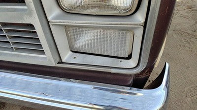 83-88 Gmc Sierra C3500 Driver Left Front Turn Signal Light Lamp Fender Mounted