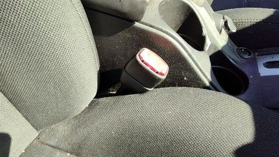 2006-2007 Pontiac Grand Prix Passenger Right Front Seat Belt Buckle Receiver Oem
