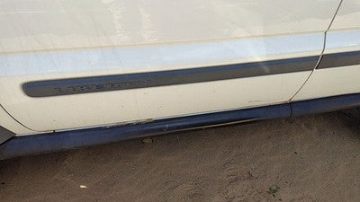 2005 Jeep Liberty Driver Left Front Moulding From Door Oem Trim Strip