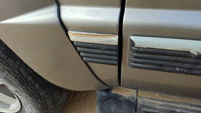 1999 Chevy Suburban Passenger Right Rear Moulding On Quarter Panel Oem