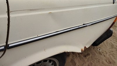 1980 Mercedes 300Td Driver Left Rear Moulding On Quarter Panel Oem