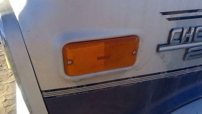 1989 Chevy G20 Van Driver Left Front Turn Signal Light Lamp Oem Fender Mounted
