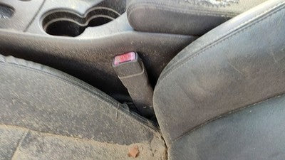 00-05 Pontiac Bonneville Driver Left Front Seat Belt Buckle Receiver Pewter 932