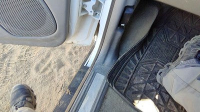 2007 Gmc Envoy Driver Left Lower Kick Trim Panel Oem Gray 28H