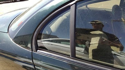 1996-2000 Saturn Sl1 Passenger Right Rear Vent Window Back Door Glass With Frame