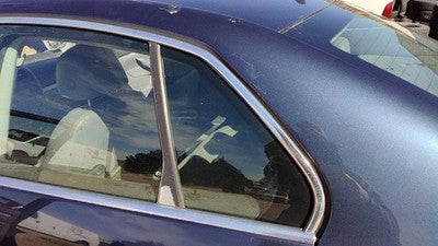 2005-2010 Vw Jetta Driver Left Rear Vent Window Back Door Glass With Frame Oem