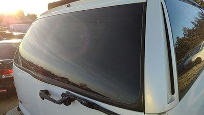2000-2006 Chevy Suburban Back Glass Rear Window Oem 15847109