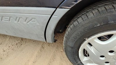 2001 Toyota Sienna Driver Left Rear Moulding On Quarter Panel Oem