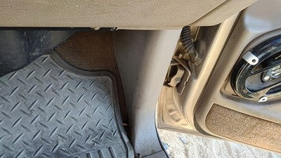 2004 Silverado 1500 Passenger Right Lower Kick Trim Panel Oem 52D Tan