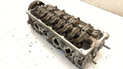 1993-1994 Chrysler Colt Cylinder Head With Camshaft Oem 1.5L Sohc Md174888
