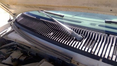 1993 Ford Van E150 Windshield Wiper Cowl Vent Trim Panel Oem Grille