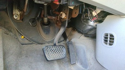 2007 Chevy Cobalt Gas And Brake Pedal Assembly Automatic Transmission