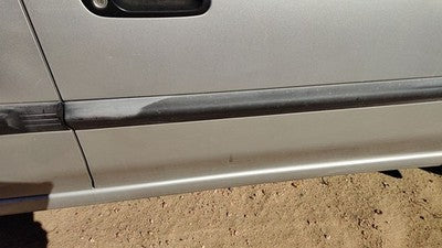 2000-2004 Subaru Legacy Passenger Right Front Moulding From Door Oem Trim Strip