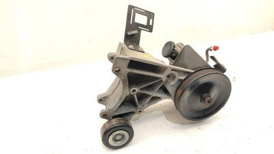 2006 Chevy Silverado 1500 Complete Power Steering Pump With Mount Bracket 5.3l