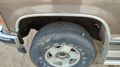 1992-1999 Chevy Suburban Driver Left Front Wheel Flare Moulding Oem Fender
