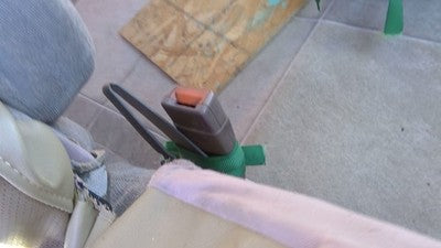 1995 Chevy Astro Passenger Right Front Seat Belt Buckle Receiver Oem Tan