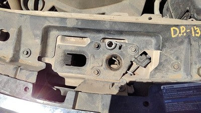 2007-2008 Suzuki Grand Vitara Xl-7 Hood Latch Assembly With Bracket Oem