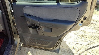 05 Explorer Passenger Right Rear Inside Door Trim Panel Wh Switches Back Gray Tt