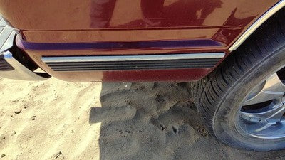 1999 Gmc Yukon Passenger Right Rear Moulding On Quarter Panel Oem