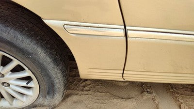 00 Town & Country Passenger Right Rear Moulding On Quarter Panel Oem Gold