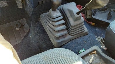 1995 Nissan Pathfinder Shifter Boot Only Oem 4X4 5 Speed Manual Trans