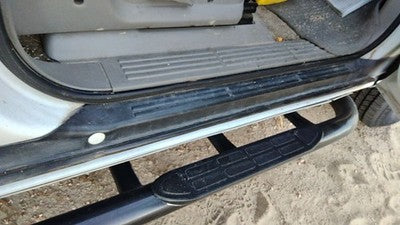 2001 Chevy Suburban Passenger Right Lower Sill Step Moulding Trim Panel Oem