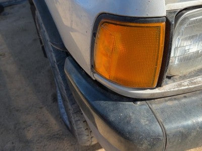 88-95 Isuzu Pup Passenger Right Front Turn Signal Light Lamp Oem Fender Mounted
