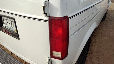 1985-2005 Gmc Safari Passenger Right Tail Light Brake Lamp Oem Rear 05978024