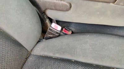 07-14 Silverado 2500 Passenger Right Front Seat Belt Buckle Receiver Ebony 19D