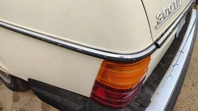 1980 Mercedes 300Td Driver Left Rear Moulding On Quarter Panel Oem
