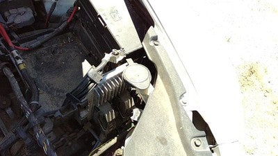 2008-12 Chevy Malibu Windshield Washer Fluid Reservoir With Pump Oem Wiper Tank