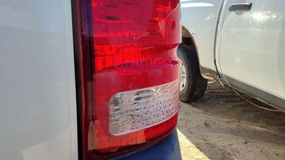 2002-2005 Ford Explorer Passenger Right Tail Light Brake Lamp Oem Rear