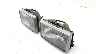 1980-1984 Deville Sedan Passenger Right Pair Of Headlights Oem 15194307