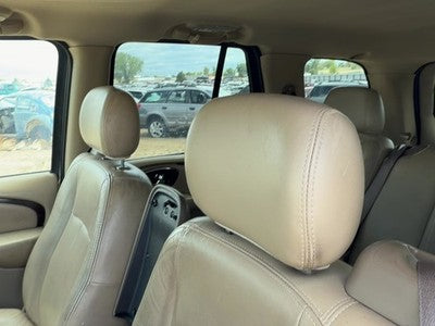 2004-2007 Buick Rainier Pair Of Front Headrests Oem Left Right Set Seat Tan 332