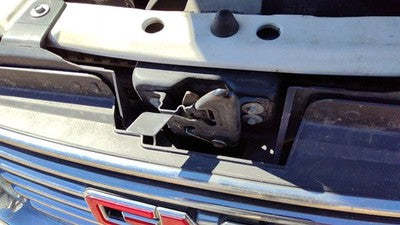 2002-2009 Gmc Envoy Hood Latch Assembly With Bracket Oem 89025314