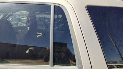98-02 Expedition Driver Left Rear Vent Window Back Door Glass With Frame Oem